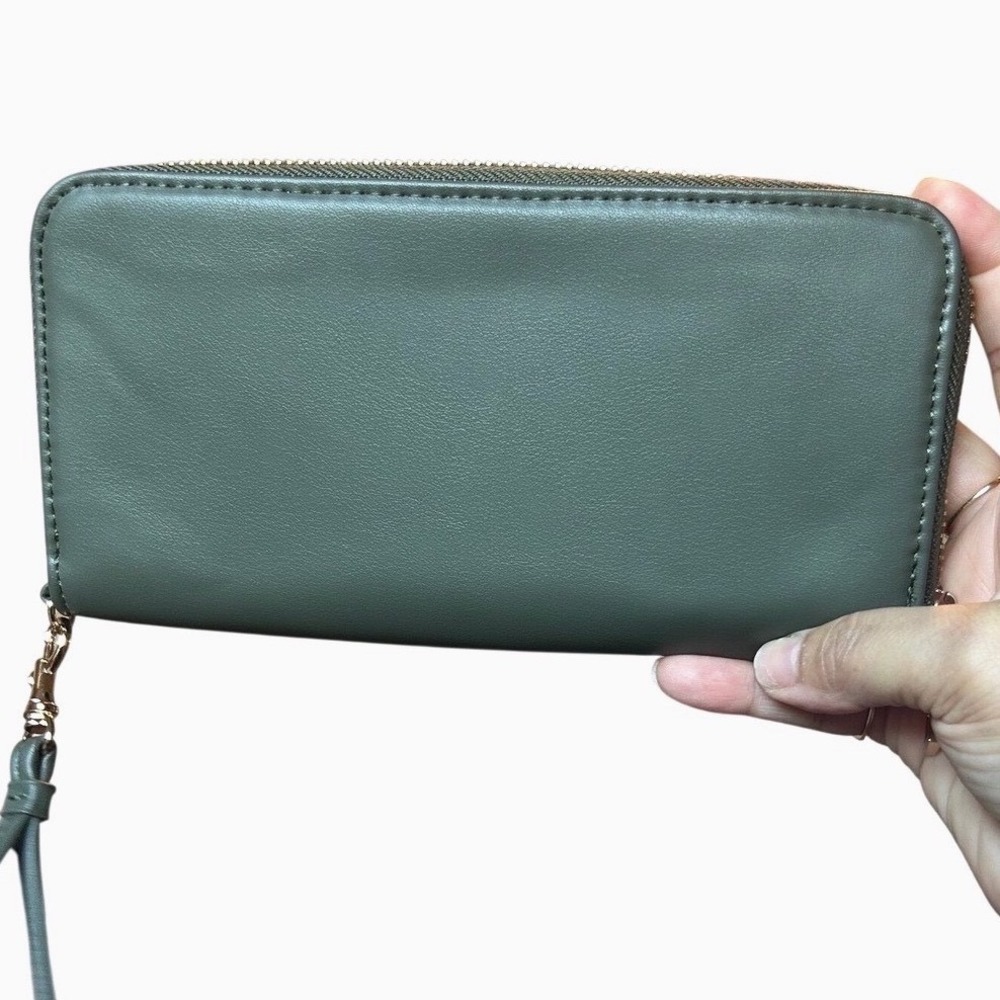 A‎ New Day Women's Zip Around Wristlet Wallet Green Organizer Clutch
